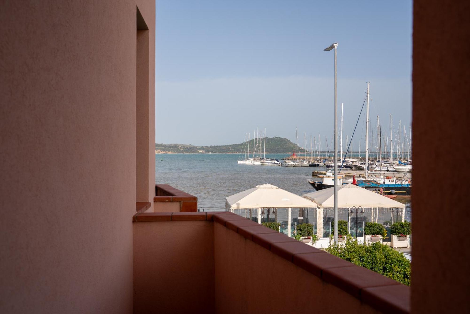 Hotel Baia Di Talamone Buitenkant foto